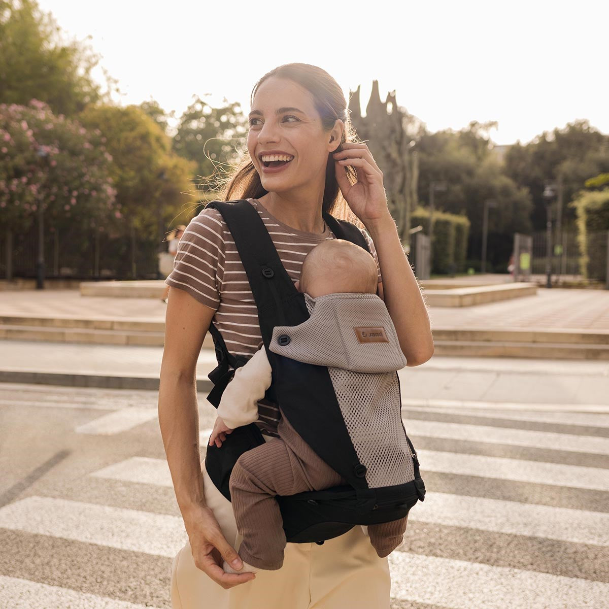 Revolution 3-in-1 Convertible Baby Carrier and Hip Seat, 0-22kg 0-5 Years