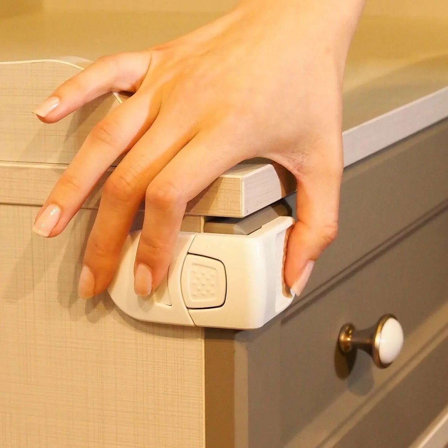 baby plus Double-Buttoned Drawer Lock