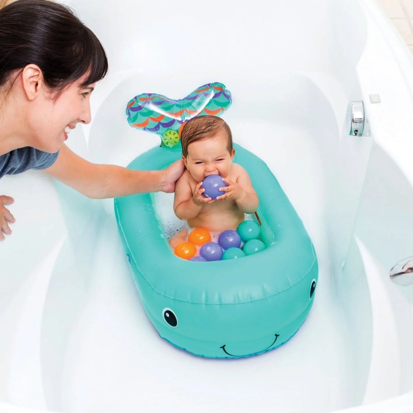 Infantino Whale Bubble Inflatable Bath Tub
