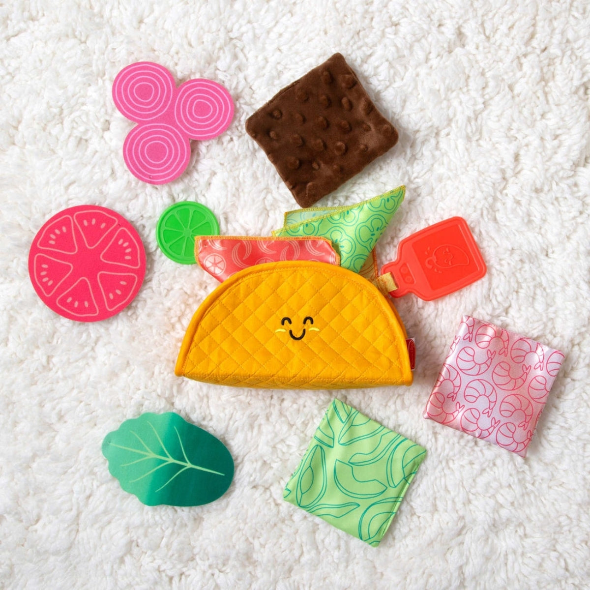 Melissa & Doug Touch & Feel Taco Soft Toy 12-Piece Sensory Fill & Spill Toy for Babies 6 months+