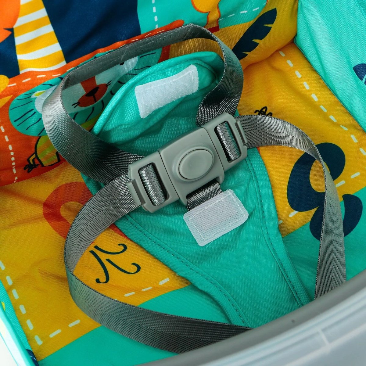 baby plus Picnic Booster Highchair - My friend Giraffe