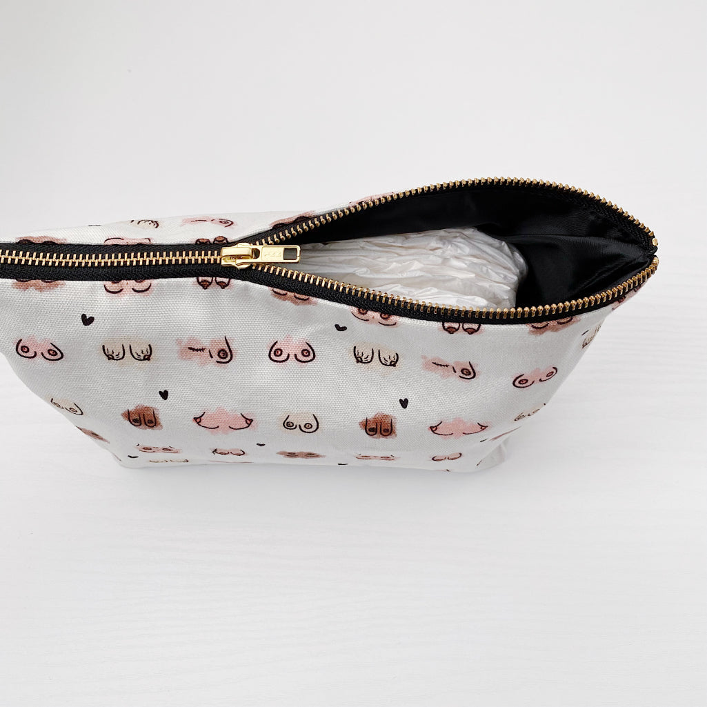 Zip-up nappy wallet - Boobies Print