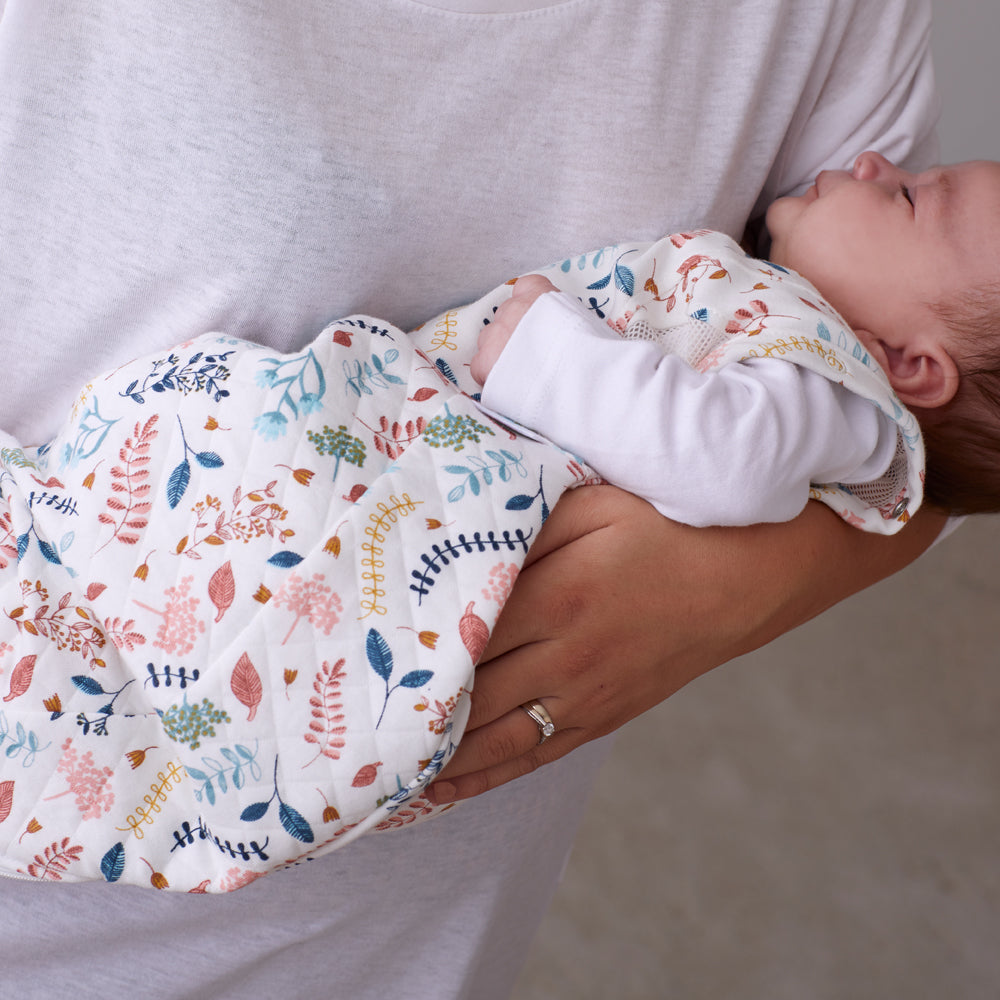 Purflo Swaddle To Sleep 2.5 Tog Sleeping Bag [0-4M] - (Available in Botanical/Grey/Nutmeg Design)