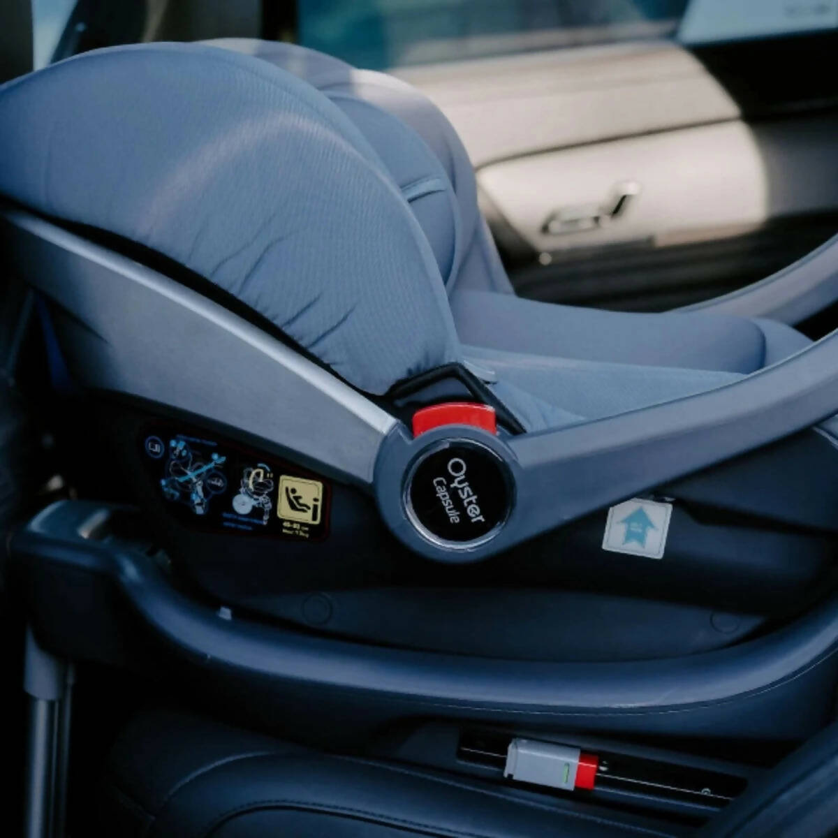 Oyster Capsule i-Size Infant Car Seat - Chocolate Velvet