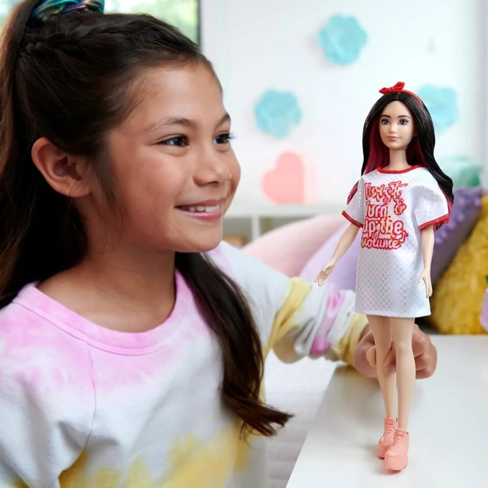 Barbie Fashionista Twisty Turn Up the Volume Doll