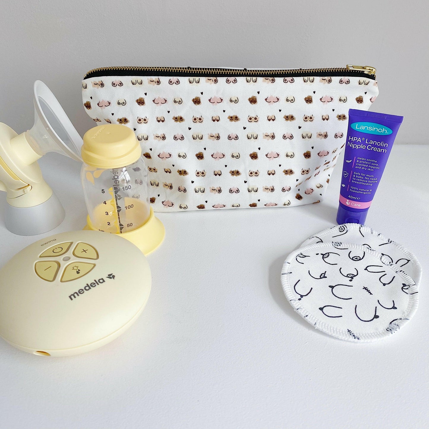 Zip-up nappy wallet - Boobies Print