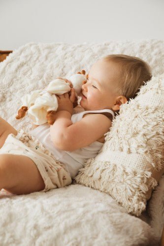 Sophie la girafe® - Comforter with Soother Holder